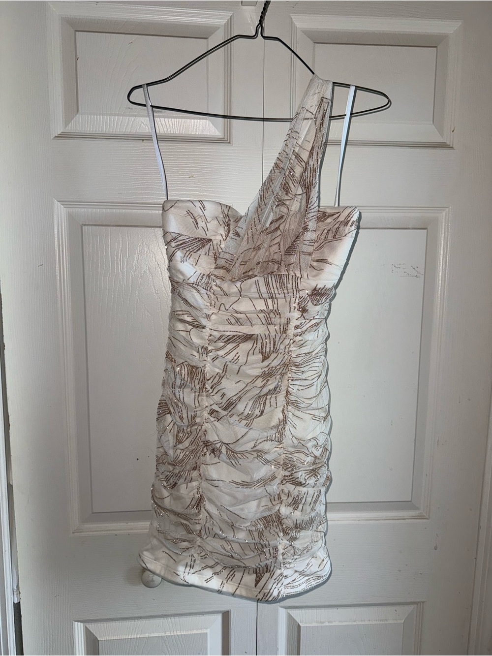 I.N San Francisco One-Shoulder Ruched Dress in Cream with Gold glitter details